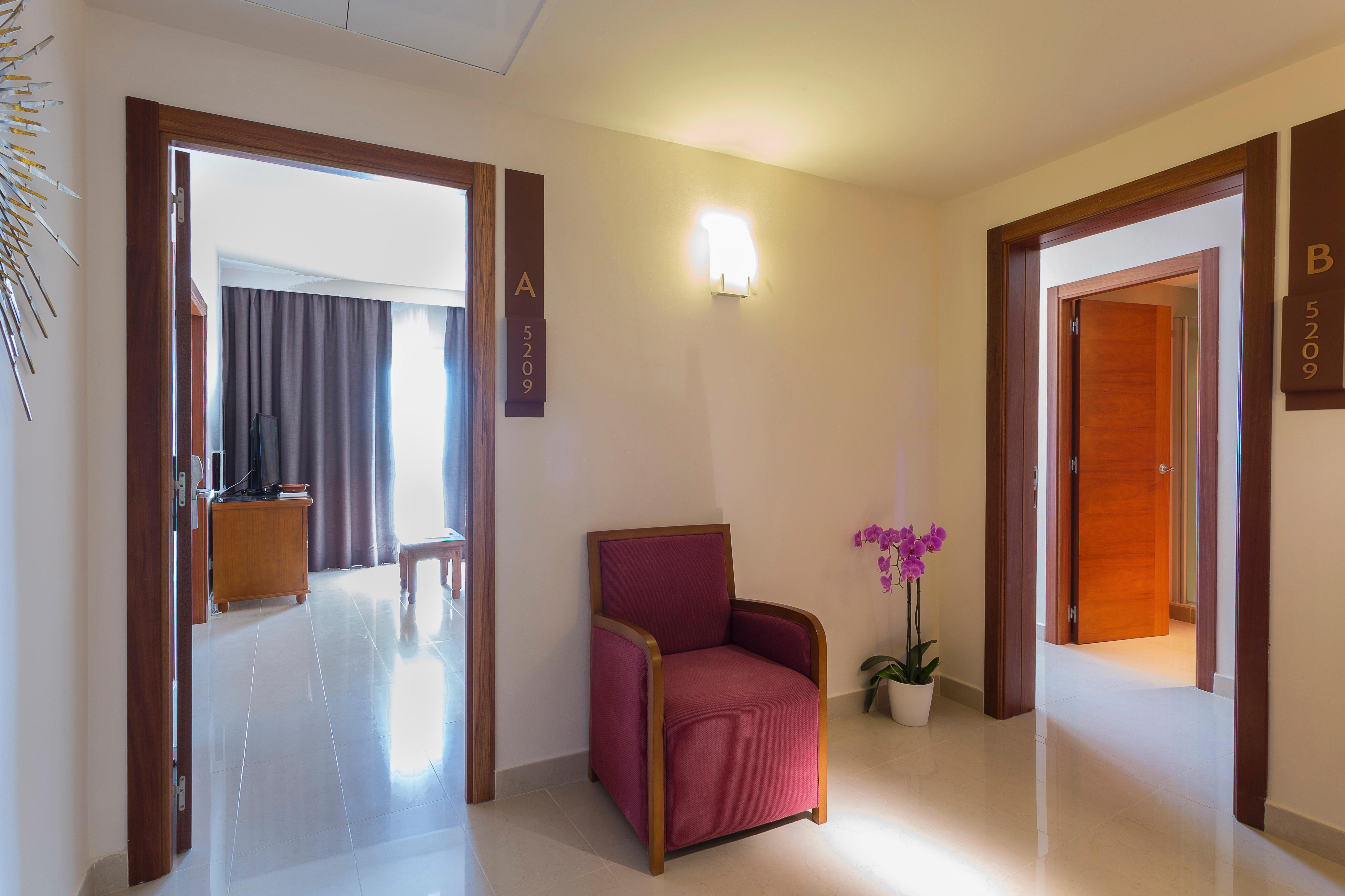 Grand Palladium Select Palace Ibiza Playa d'en Bossa Exterior foto Interior of a suite