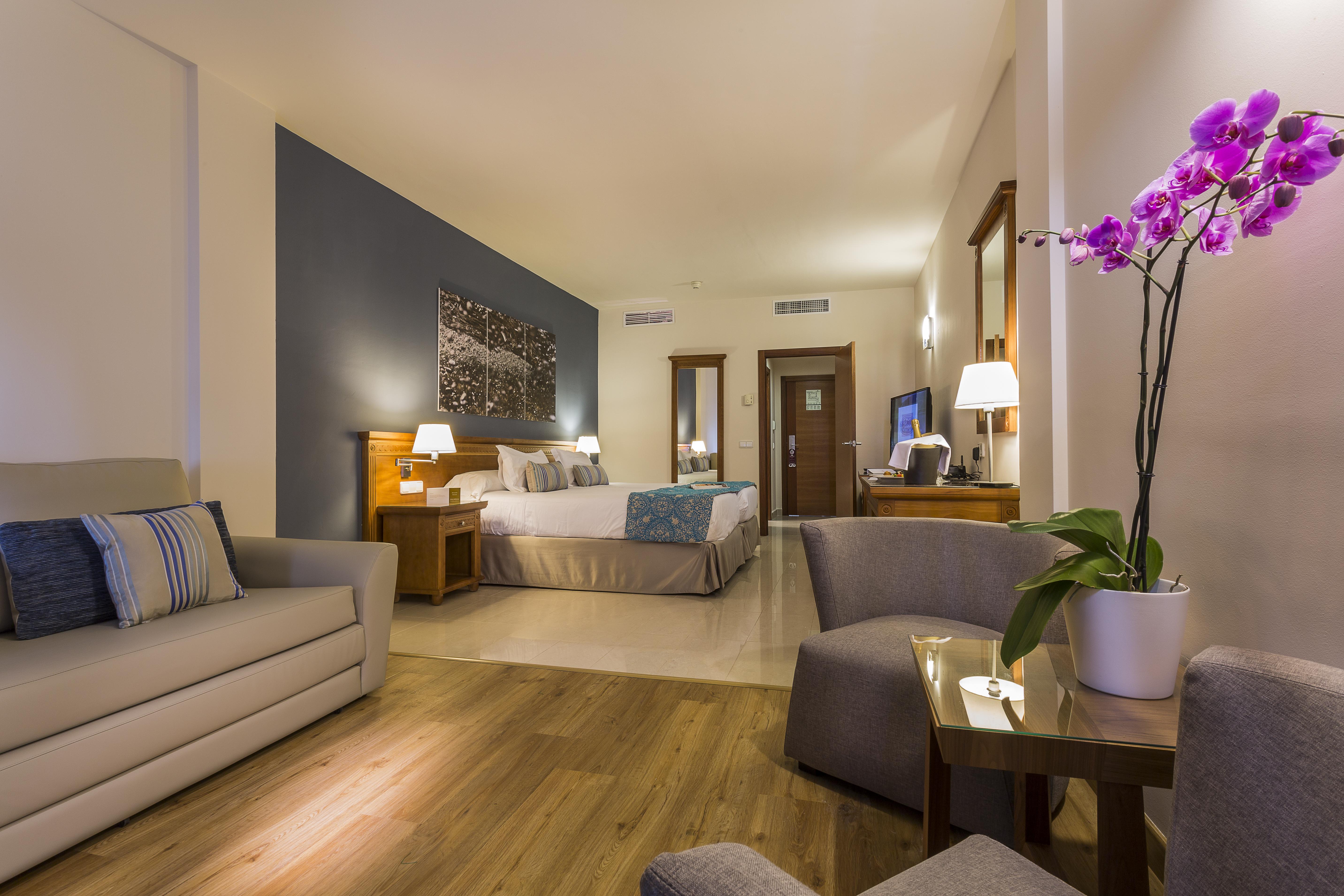 Grand Palladium Select Palace Ibiza Playa d'en Bossa Exterior foto Deluxe Room
