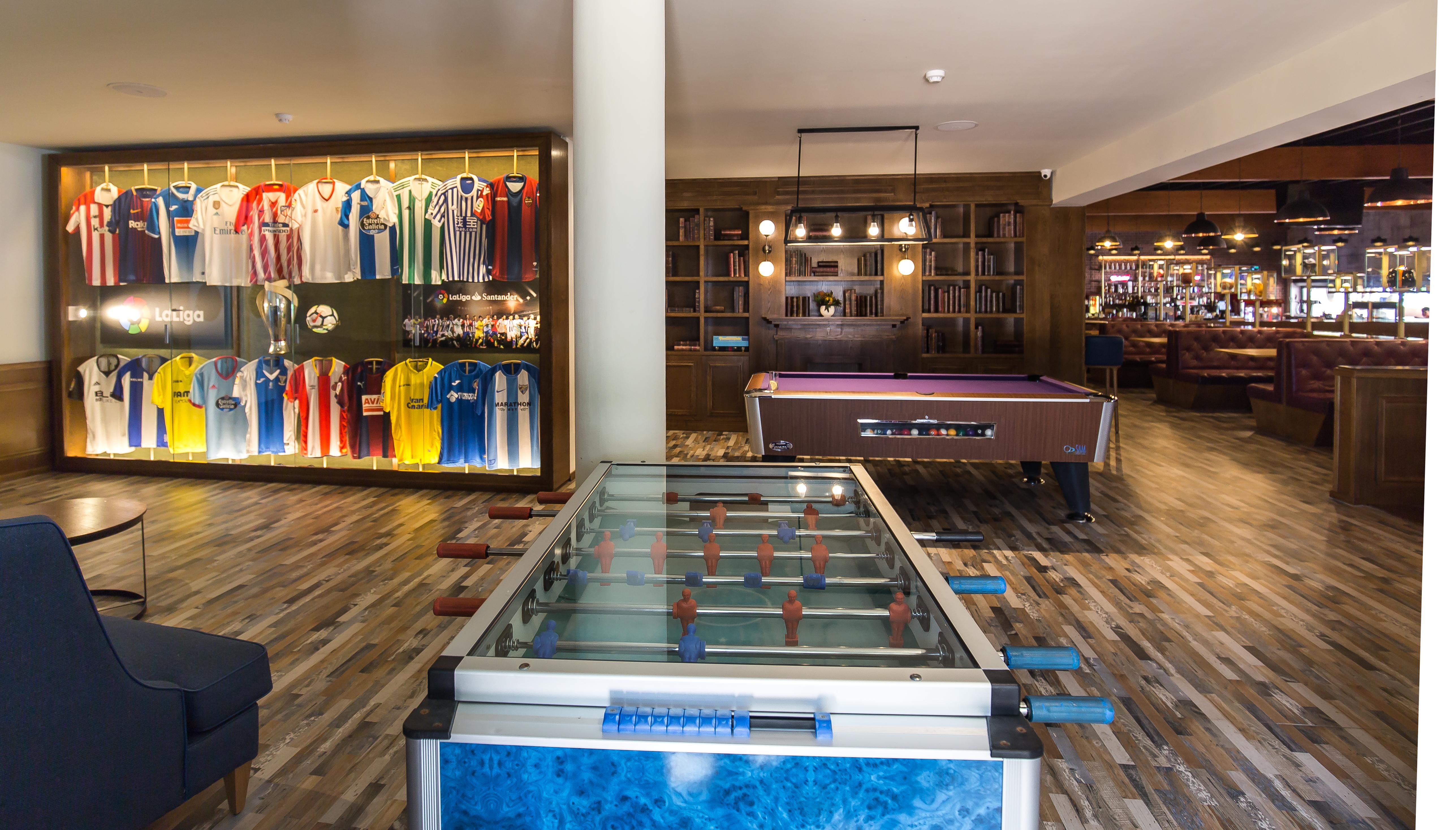 Grand Palladium Select Palace Ibiza Playa d'en Bossa Exterior foto The lounge at the Emirates Stadium