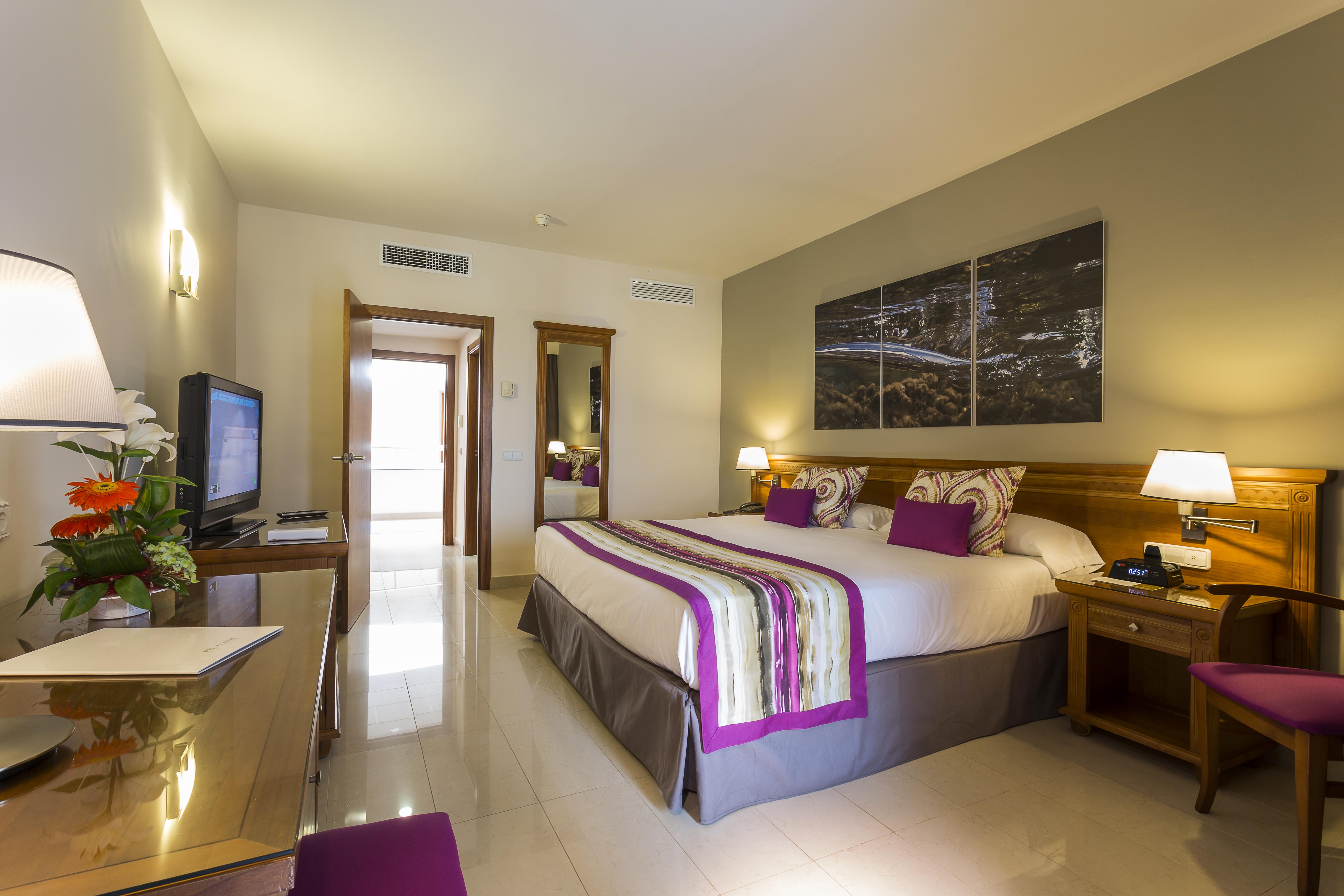 Grand Palladium Select Palace Ibiza Playa d'en Bossa Exterior foto A room at the hotel