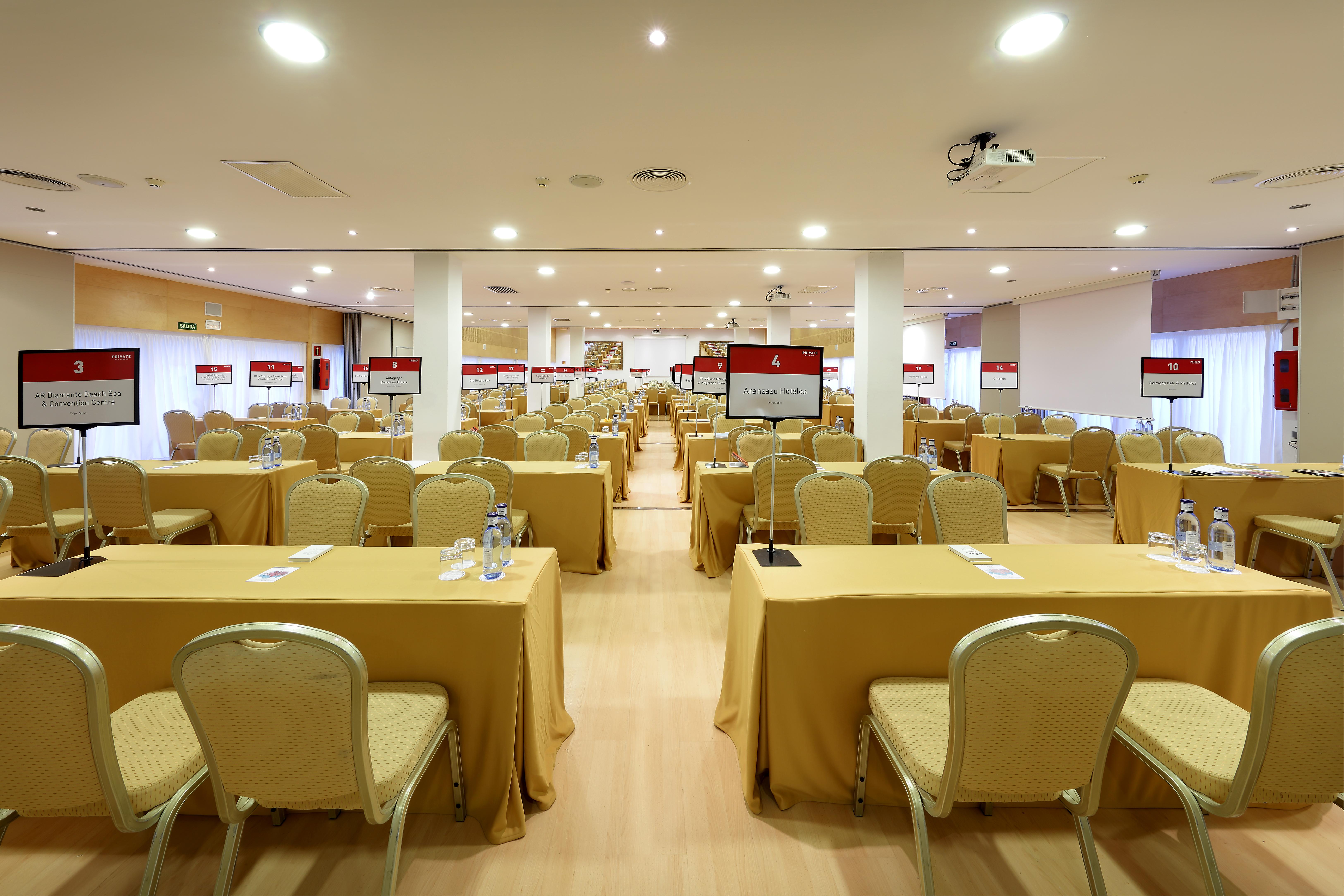 Grand Palladium Select Palace Ibiza Playa d'en Bossa Exterior foto Meeting room