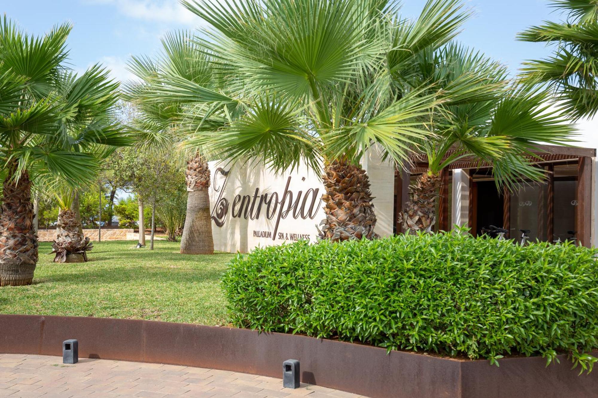 Grand Palladium Select Palace Ibiza Playa d'en Bossa Exterior foto Entrance to the hotel